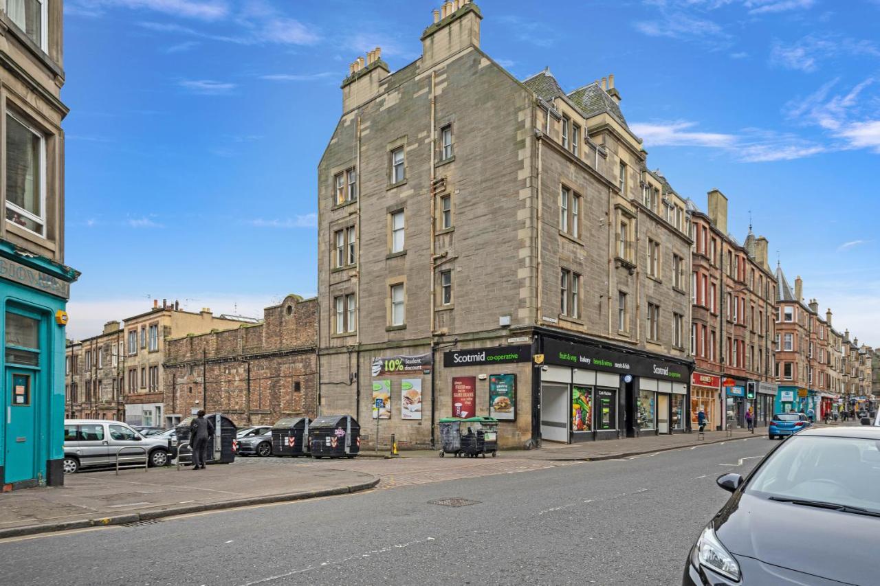 Central And Modern Apartment With A Garden Edinburgh Exterior photo